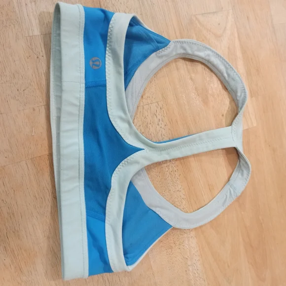 Lululemon Women's Sports Bra Size 4 - Picture 5 of 12